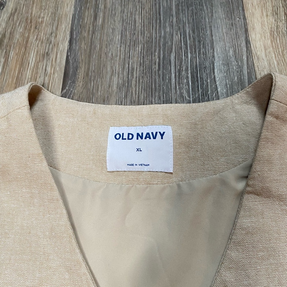 Old Navy Beige Women's Vest - Picture 3 of 6